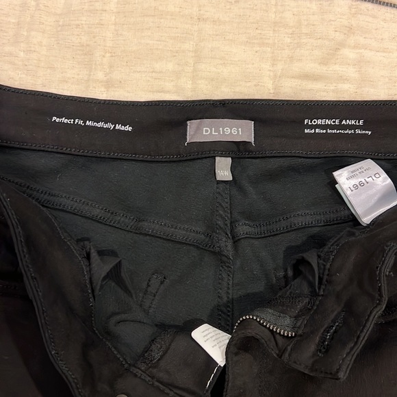 DL1961 Florence Ankle Jean - Picture 8 of 11